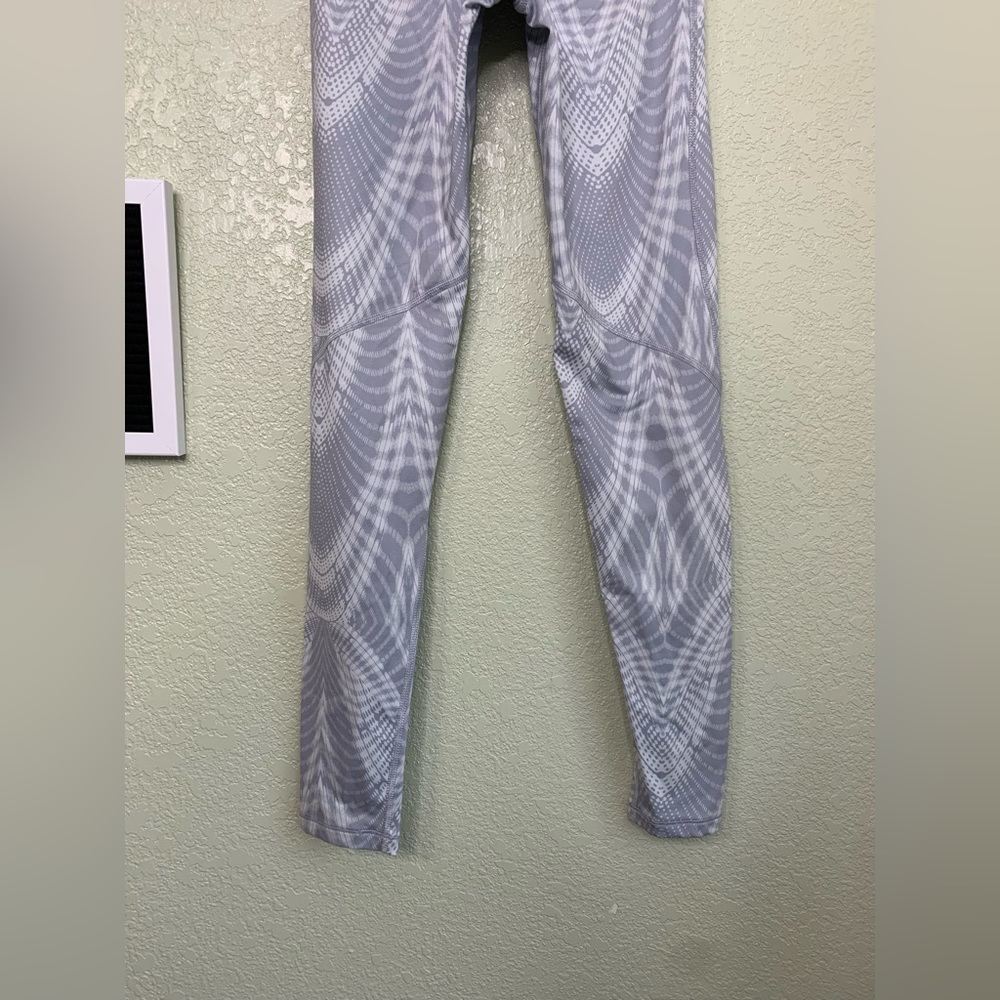 Nike Pro High Rise Gray Legging with White Designs Size Extra Small - Picture 9 of 12